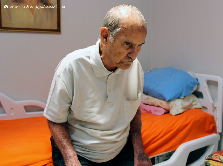 Alzheimer: quando o ato de cuidar representa um risco à saúde mental