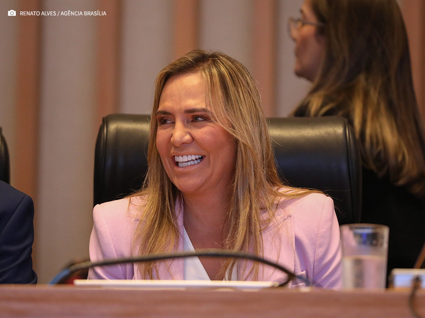 Celina Leão recebe o título de Cidadã Honorária do DF