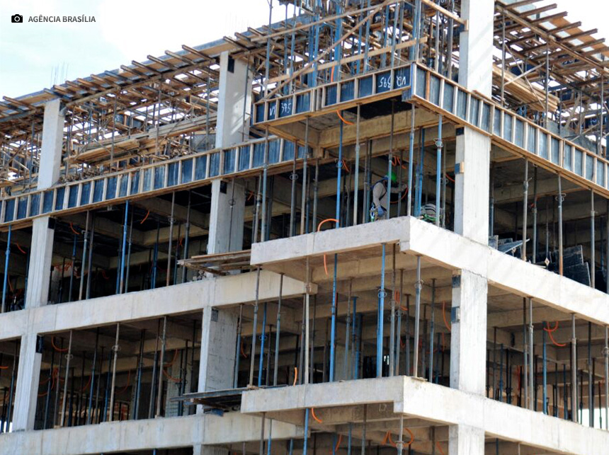 Emprego: Semana abre com 325 oportunidades para diferentes cargos