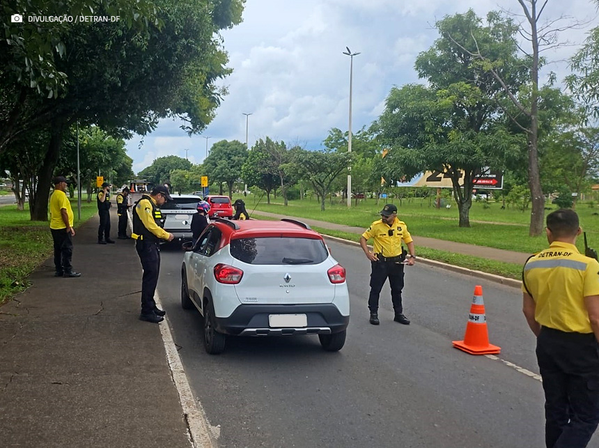 Detran-DF: Fiscalização pré-carnaval autua 250 motoristas embriagados