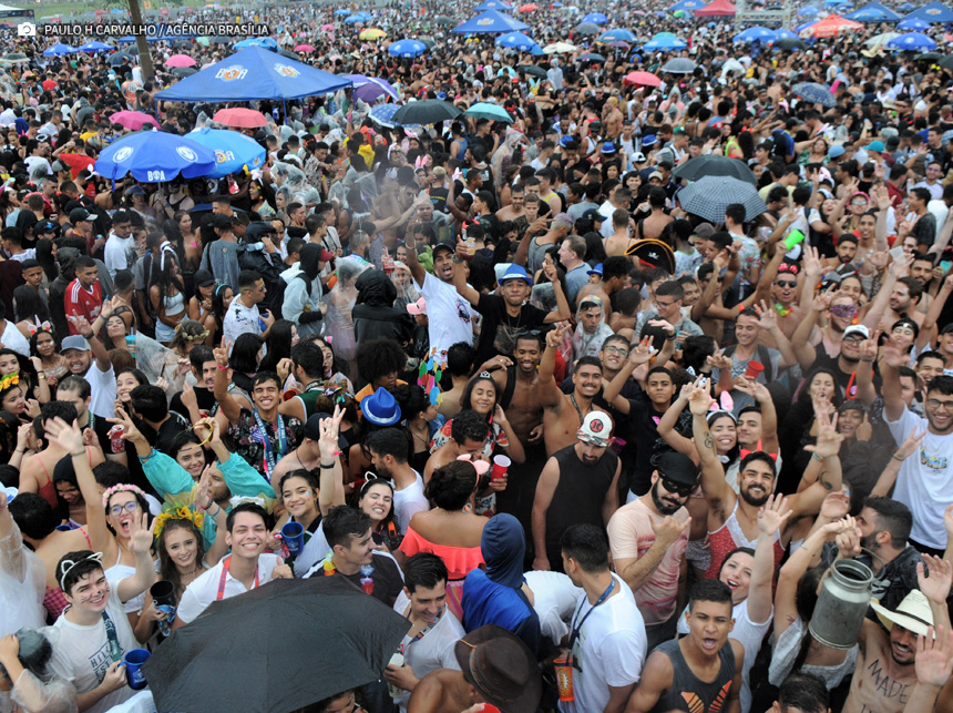 Trânsito sofrerá intervenções durante o desfile dos blocos de Carnaval