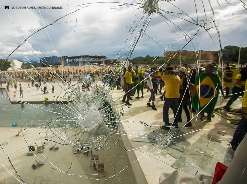 STF torna ré e mantém presa cúpula da PMDF pelos atos de 8 de janeiro