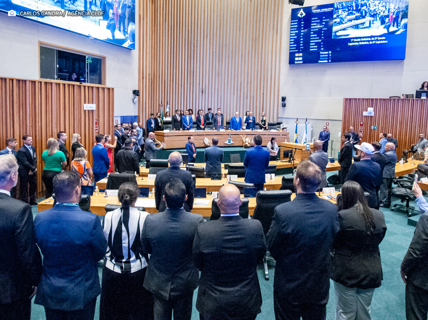 Ibaneis presta contas durante abertura dos trabalhos da CLDF