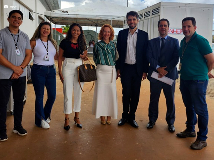 MPDFT vistoria hospital de campanha para pacientes com dengue