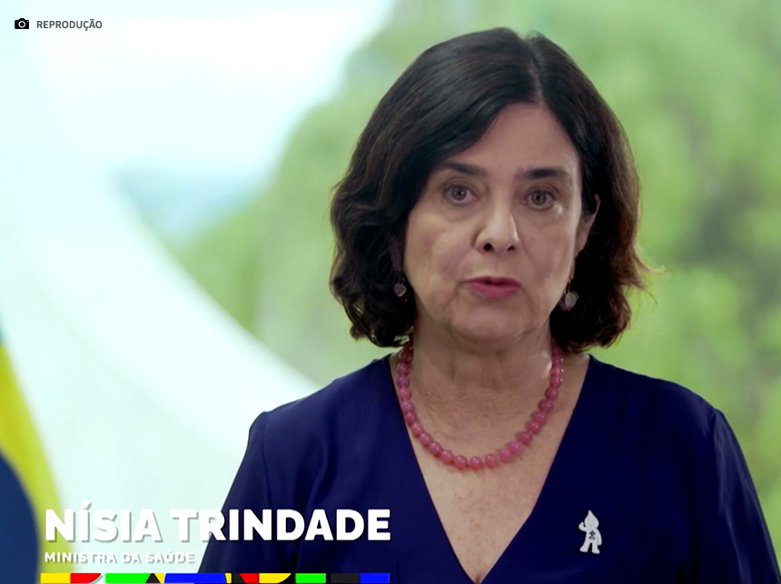 Ministra pede apoio da população para eliminar focos de dengue em casa