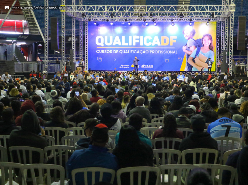 Qualifica DF abre mais de 12 mil vagas em 50 cursos profissionalizantes