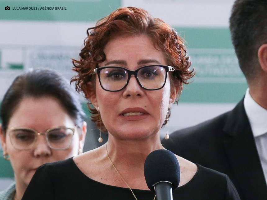 TSE multa deputada Zambelli em R$ 30 mil por fake news sobre e-Título