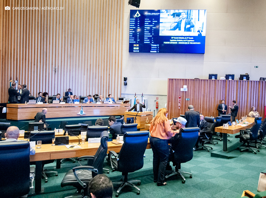 Distritais pedem mais nomeações de servidores para o combate à dengue