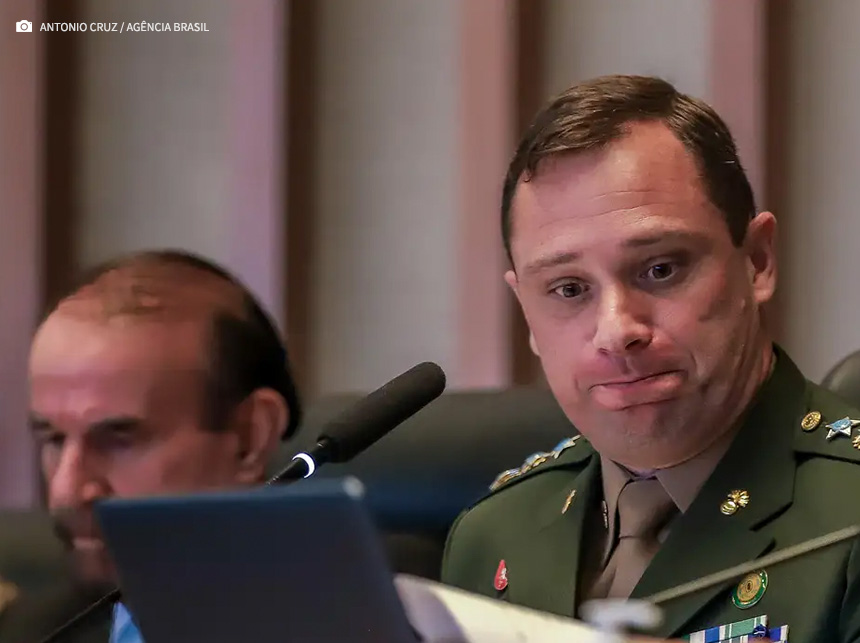 Mauro Cid sai preso após depoimento no STF