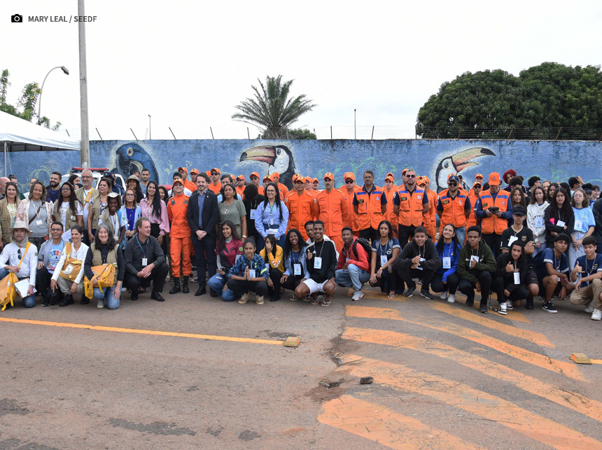 Alunos do Gama participam de saída pedagógica em ação de combate à dengue