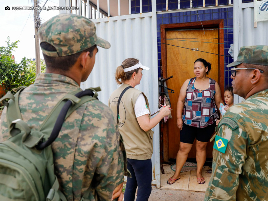 GDF e Marinha iniciam parceria de combate à dengue por Arniqueira