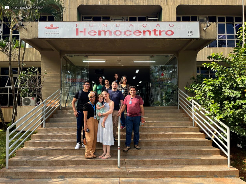 Colaboradores do Hospital Regional de Santa Maria realizam doação de sangue coletiva para Hemocentro