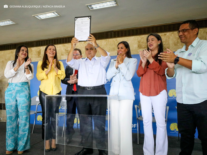 Ibaneis investe R$ 145 milhões em reestruturação da carreira de assistência social