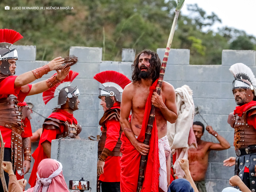 Encenação da Paixão de Cristo é destaque da agenda cultural de fim de semana