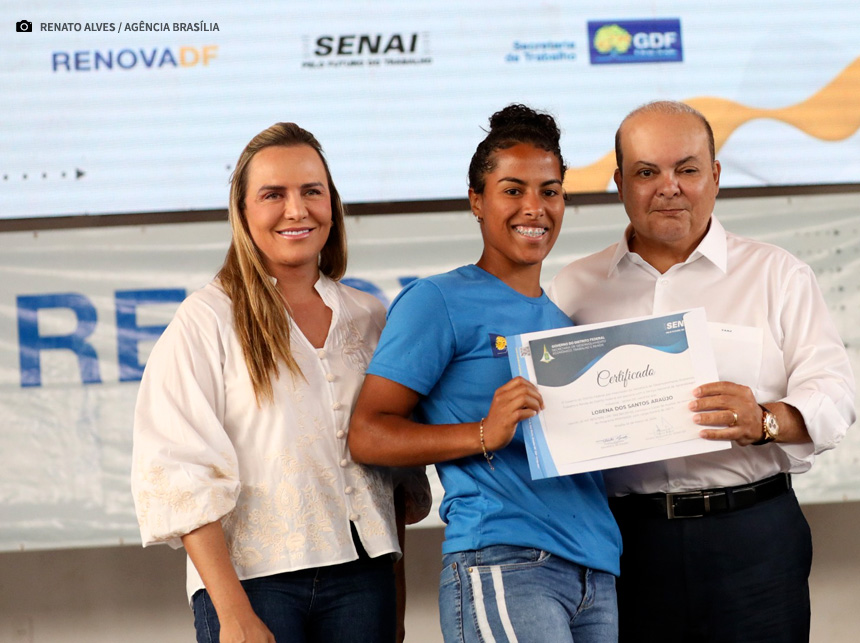 Mais 1,2 mil alunos se formam pelo RenovaDF e recuperam dezenas de equipamentos públicos