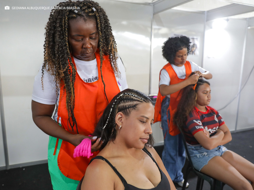 Secretaria de Trabalho abre inscrições para cursos profissionalizantes voltados às mulheres do DF