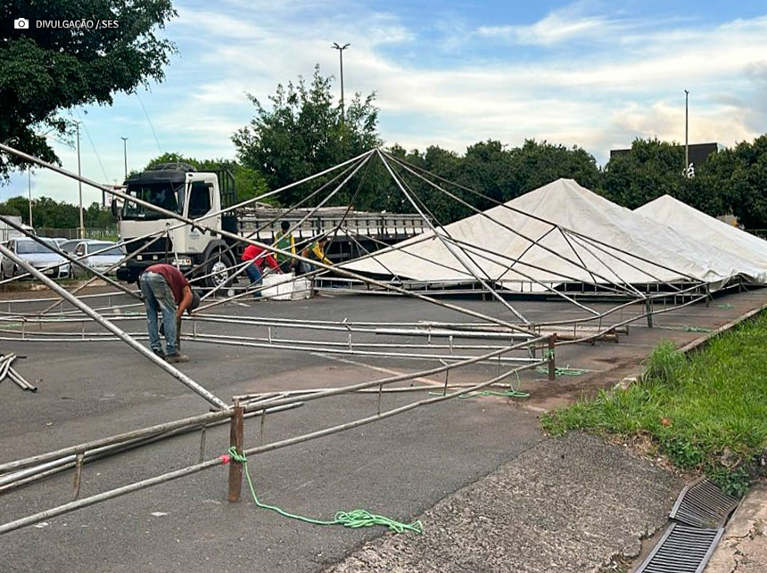 GDF inicia montagem das novas tendas de acolhimento a pacientes com dengue