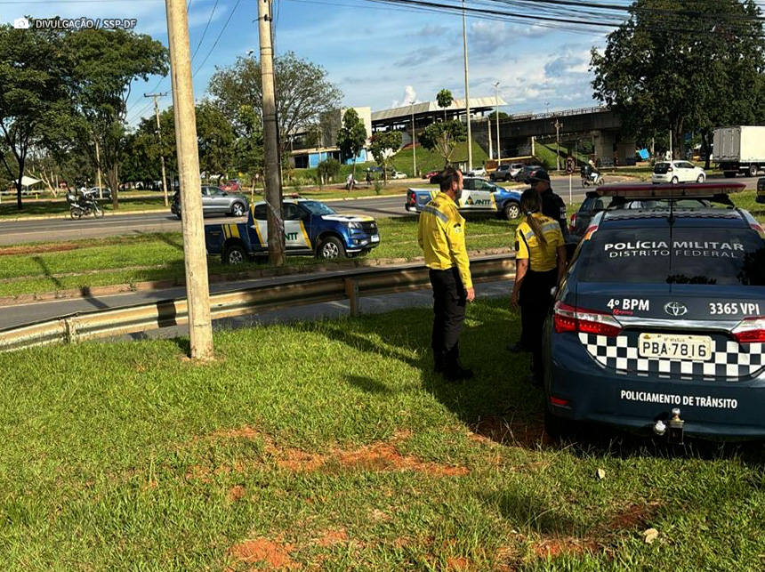 Operação fiscaliza transporte irregular de passageiros