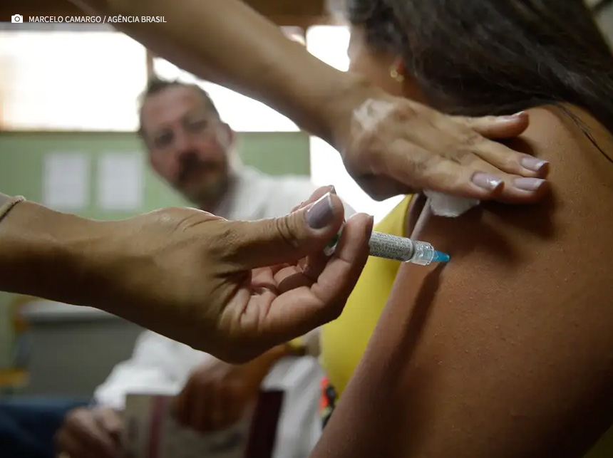 Governo aumenta público-alvo da vacinação contra HPV