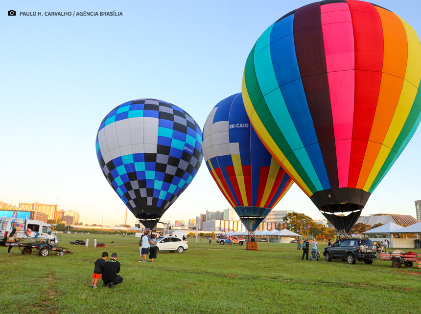 Aniversário de Brasília tem shows católicos e balonismo nesta quinta-feira (18)
