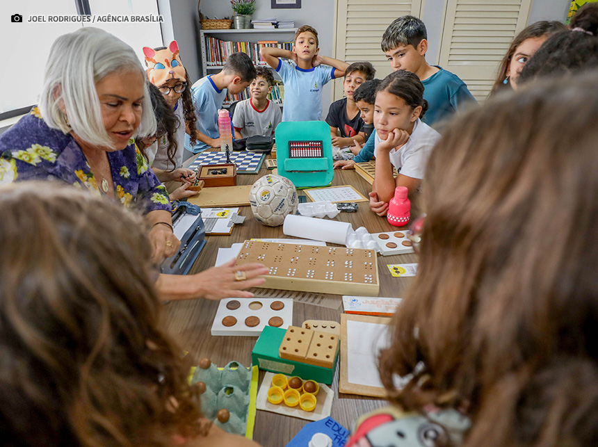 Estudantes visitam Biblioteca Braille Dorina Nowill, em Taguatinga