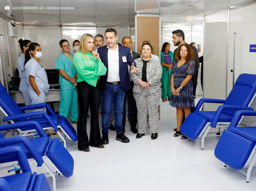 Celina Leão inaugura tenda no Guará para acolhimento 24 horas a pacientes com dengue