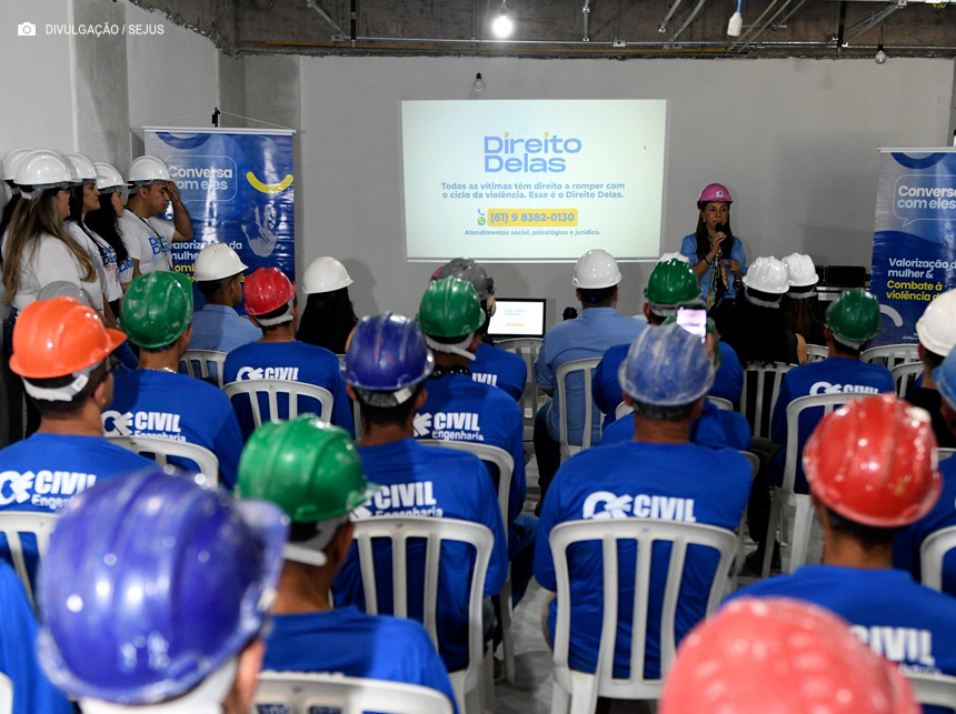 Trabalhadores da construção civil recebem orientações voltados ao combate à violência doméstica