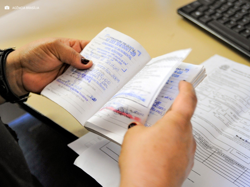 Agências do trabalhador têm vagas com salários de até R$ 3,5 mil nesta terça (24)