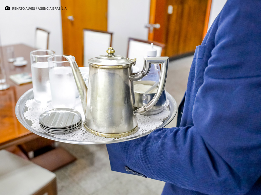 Agências do trabalhador oferecem 576 vagas de emprego nesta segunda-feira (5)