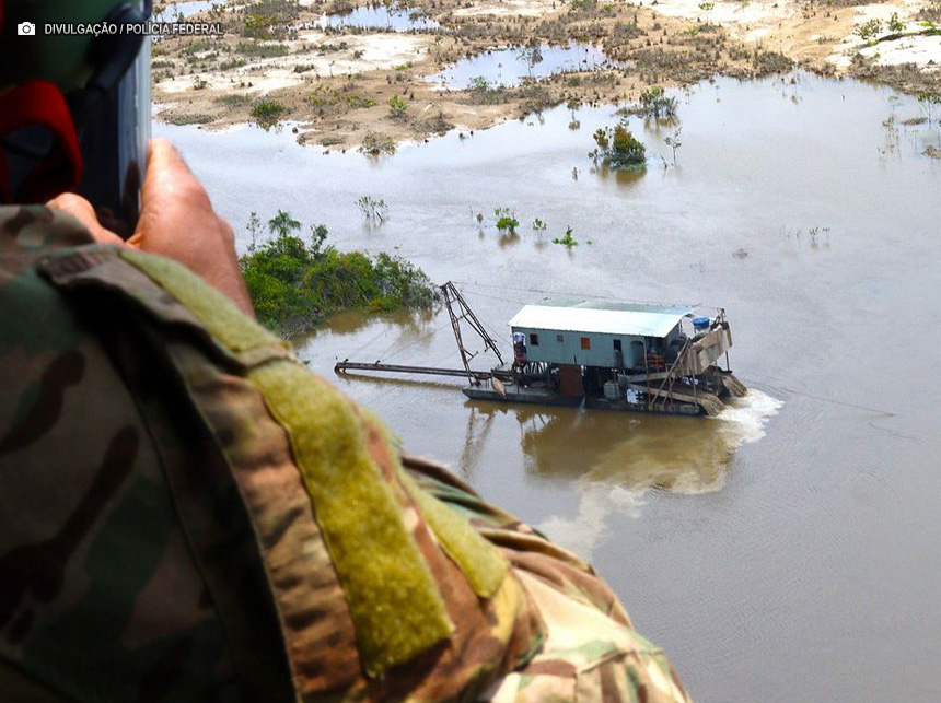 Na Amazônia, 77% do garimpo está a menos de 500 m de cursos d’água