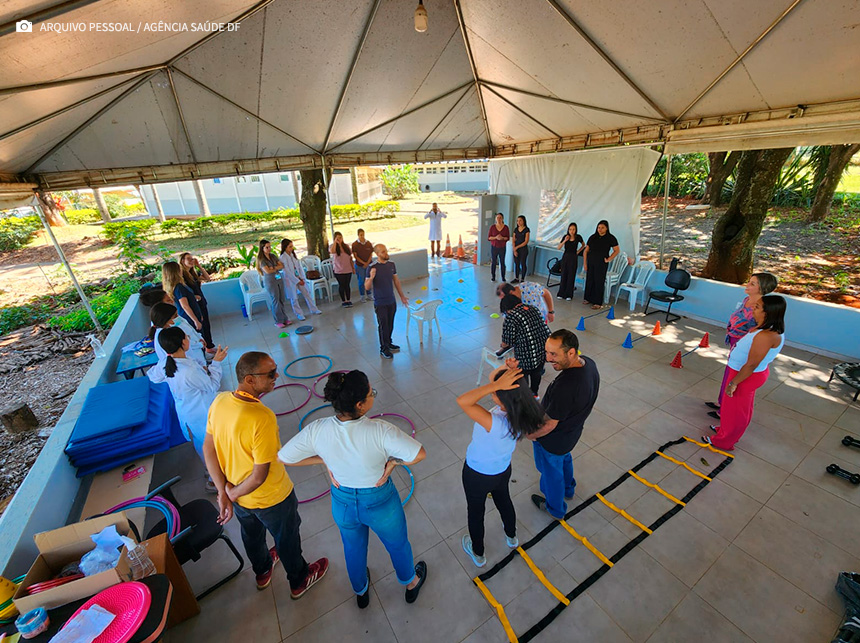 Idosos: Circuito multissensorial previne quedas e promove interação social