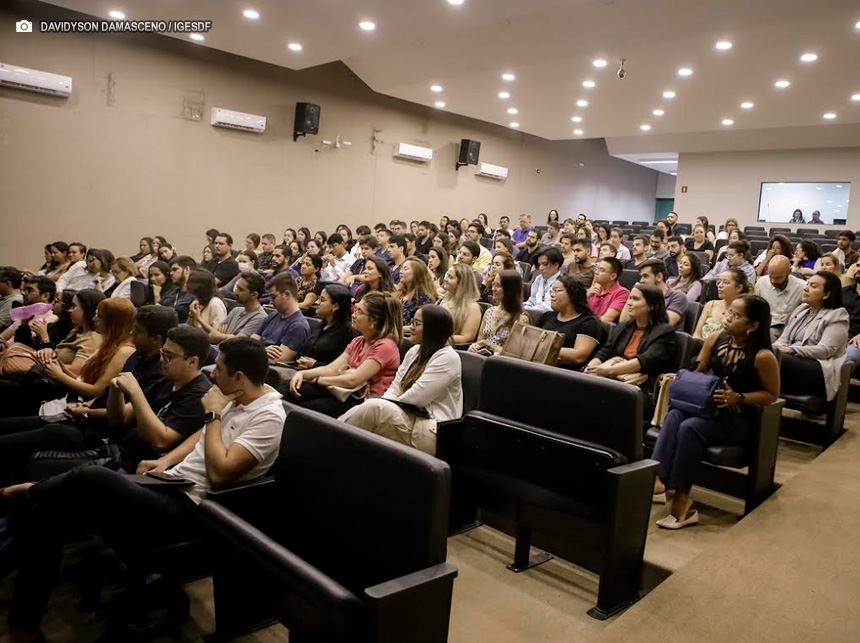 Residentes e multiprofissionais iniciam curso sobre controle de infecções hospitalares no DF
