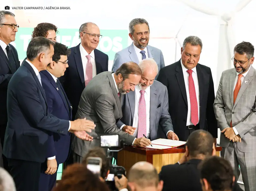 Lula assina MP que prevê redução de 3,5% a 5% na conta de luz