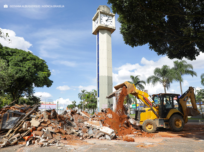 GDF inicia reforma da Praça do Relógio, referência em Taguatinga