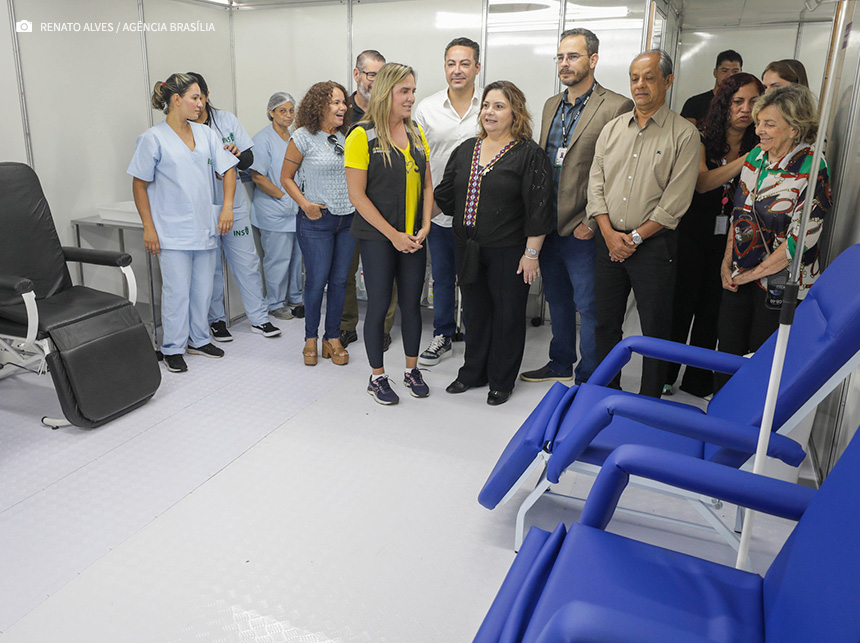 Celina Leão inaugura tenda de acolhimento para pacientes com dengue é inaugurada no Paranoá