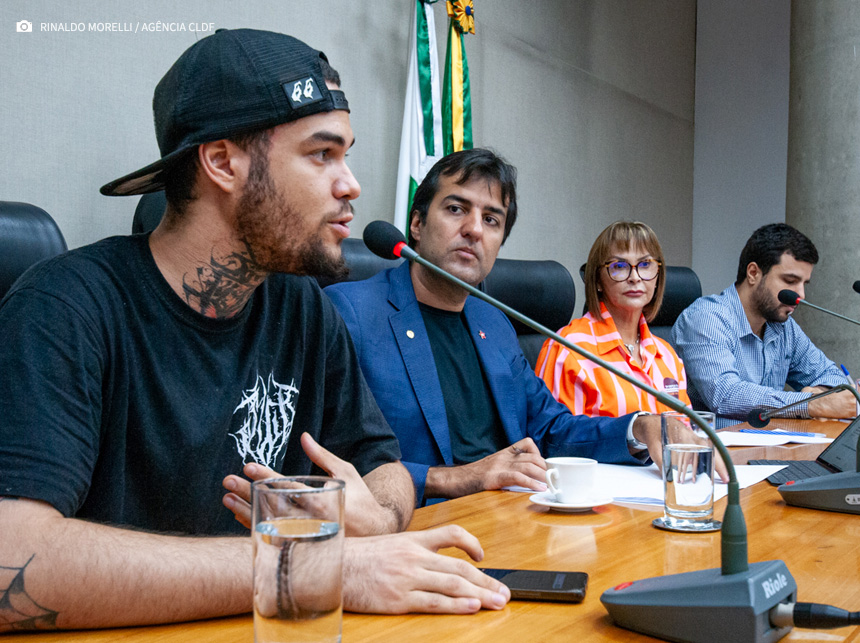 Professores e alunos da UnDF pedem gestão democrática em debate na CESC