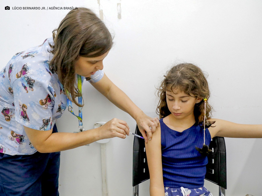 Começa aplicação da dose única contra o HPV em crianças de 9 a 14 anos