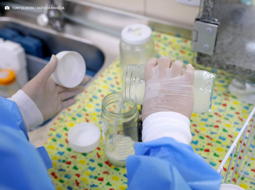 Novo slogan da campanha mundial de doação de leite materno valoriza ato de amor