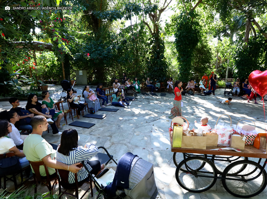 Leite materno: posto de coleta do HRSam faz homenagens às mães doadoras