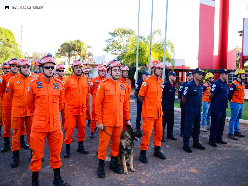 Nova equipe do Corpo de Bombeiros e da Defesa Civil segue para o Rio Grande do Sul