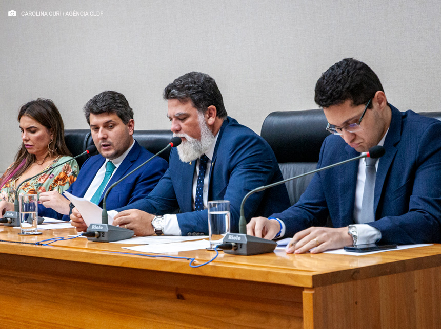 CLDF: Projeto obriga divulgação de lista de medicamentos distribuídos gratuitamente