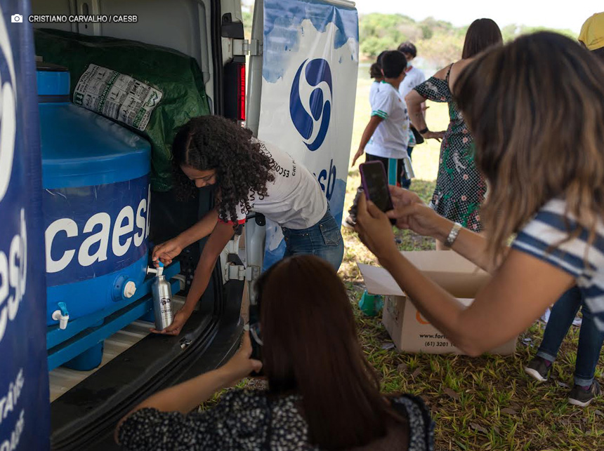 Caesb dará 15 mil litros de água para atender 72 mil pessoas em cinco eventos no DF