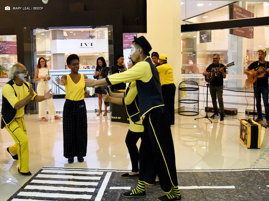 Secretaria da Educação recebe ação sobre trânsito no DF