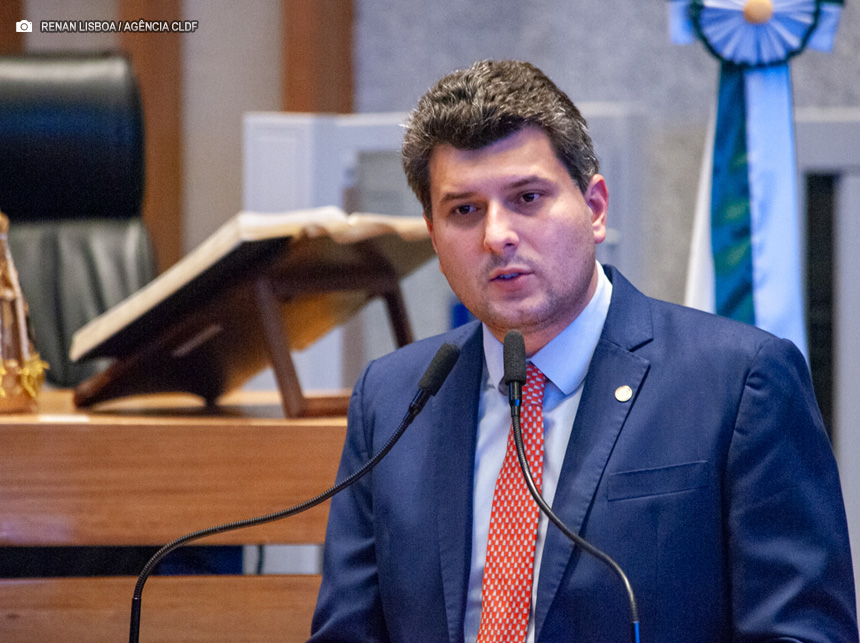 Nova lei obriga formação específica para inclusão de alunos com deficiência