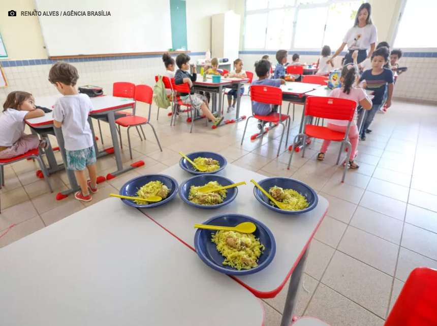 Lula sanciona lei para garantir acesso à educação infantil de crianças de até 3 anos