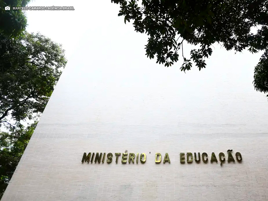 MEC recebe contribuições para novas Diretrizes dos Cursos de Enfermagem