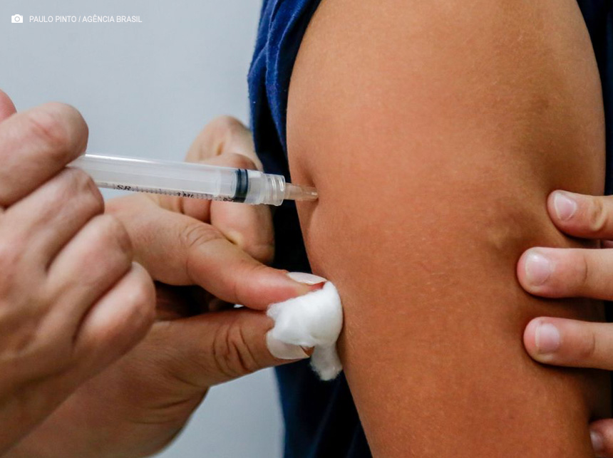 Entidades médicas recomendam vacinação de vítimas e socorristas no RS