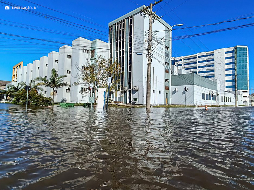 Hospital universitário no Rio Grande do Sul deixa de receber pacientes