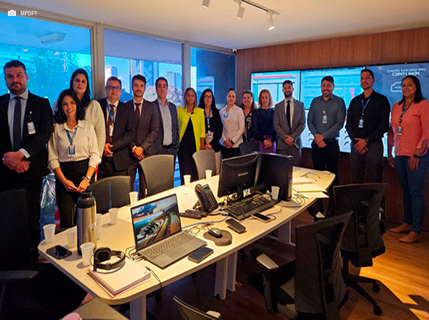 MPDFT conhece central de controle do transporte de pacientes do IGESDF