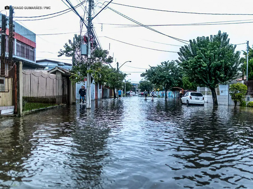 Mortes por chuvas no RS chegam a 66 e ultrapassam tragédia de 2023